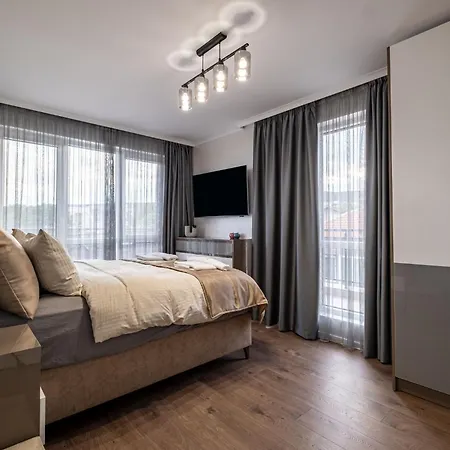 Aria Luxury Apartmet דירה