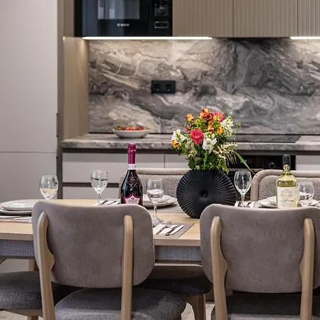 Aria Luxury Apartmet דירה