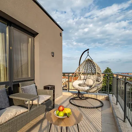 Aria Luxury Apartmet דירה