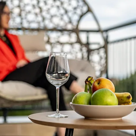 Aria Luxury Apartmet דירה *