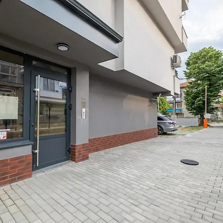 Aria Luxury Apartmet דירה *